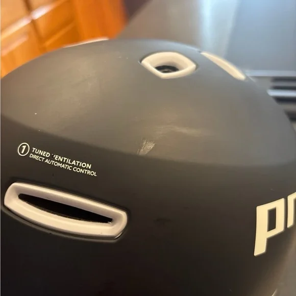 Like new Pret Cynic Ski Helmet - size Medium - Picture 10 of 10